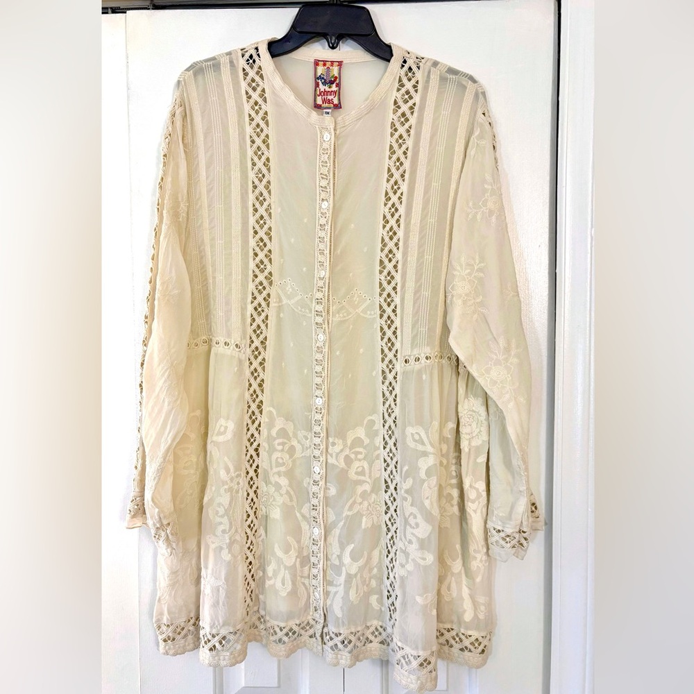 Johnny Was Dark Ivory or Putty Color Embroidered Lacework Top, 1X